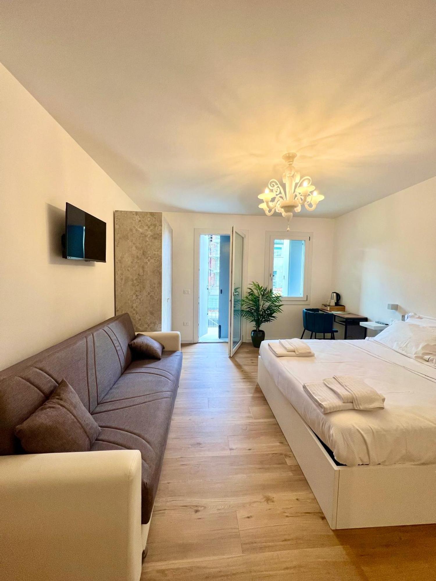 Business E Tourism Superior Rooms Con Bagno Privato Mascheretta Venezia ドーロ エクステリア 写真